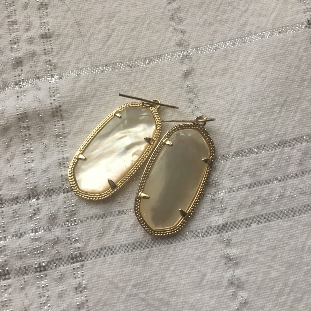 Kendra Scott Elle earrings